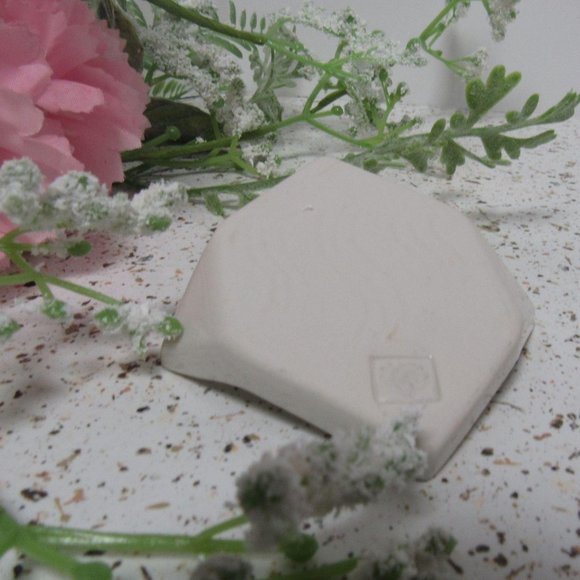 Flower Ceramic "Hashi-oki" Chopstick Rest - Picture 2 of 9